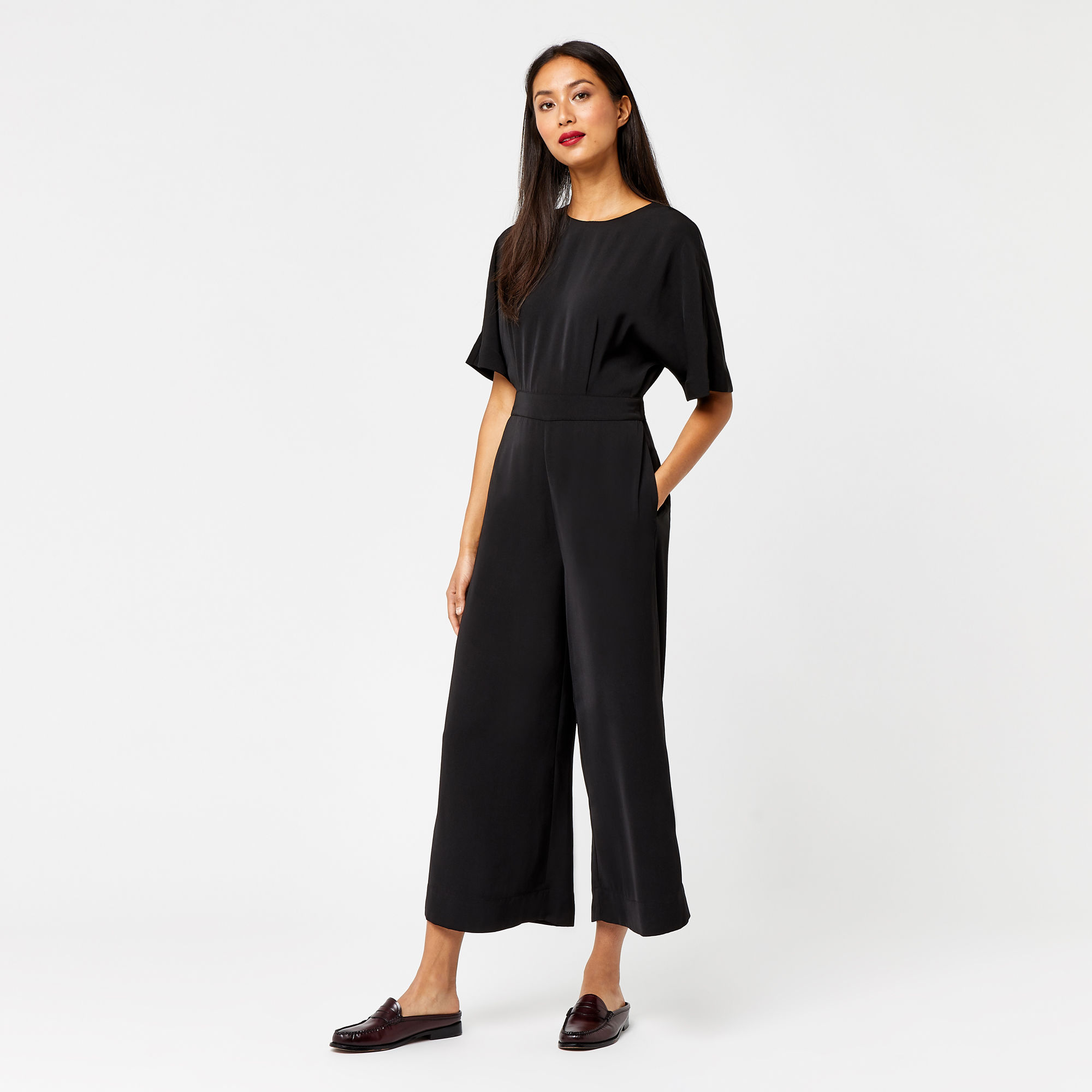 warehouse_03015377_3