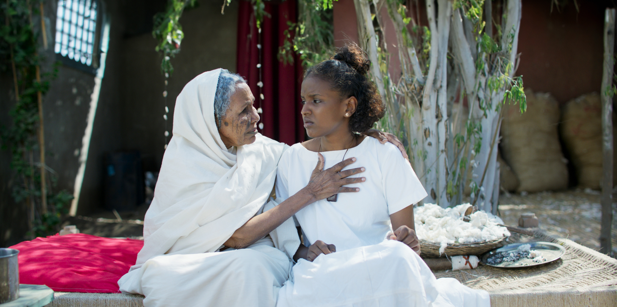 Al-Sit and Nafisa, still from the film Cotton Queen.